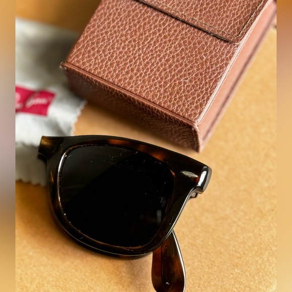 Rayban WAYFARER SUNGLASSES FOLDING CLASSIC
Light Havana Brown Classic G-15 - Picture 15 of 16